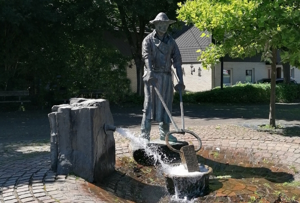 Brunnen 02 - (c) E Rockstroh.jpg